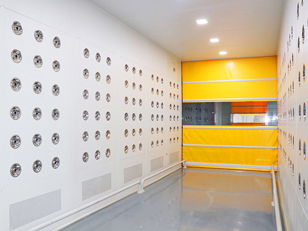 打造化妝品生產(chǎn)無塵凈化車間工程時(shí)需要潔凈的設(shè)備包括什么？